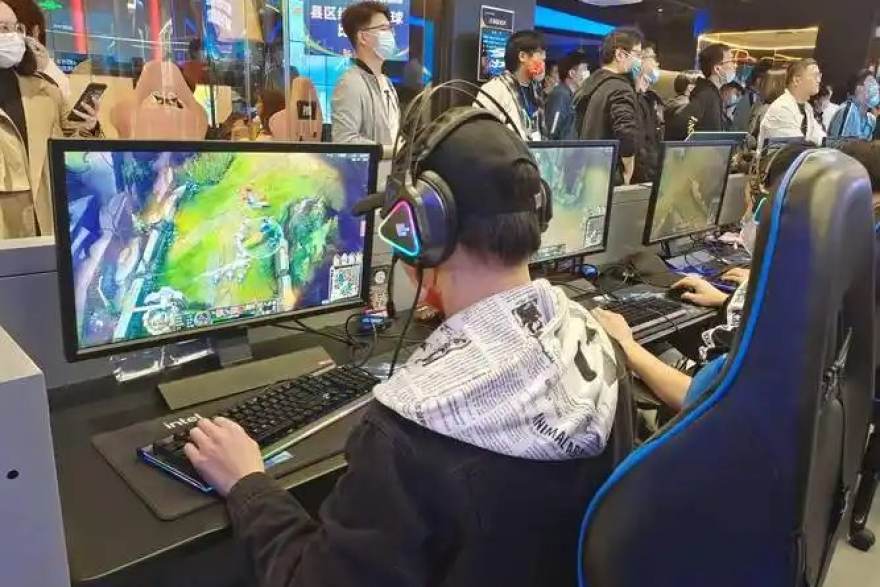 乐球体育 - 赛季中段战术趋势榜：五套正在被复制的进攻套路